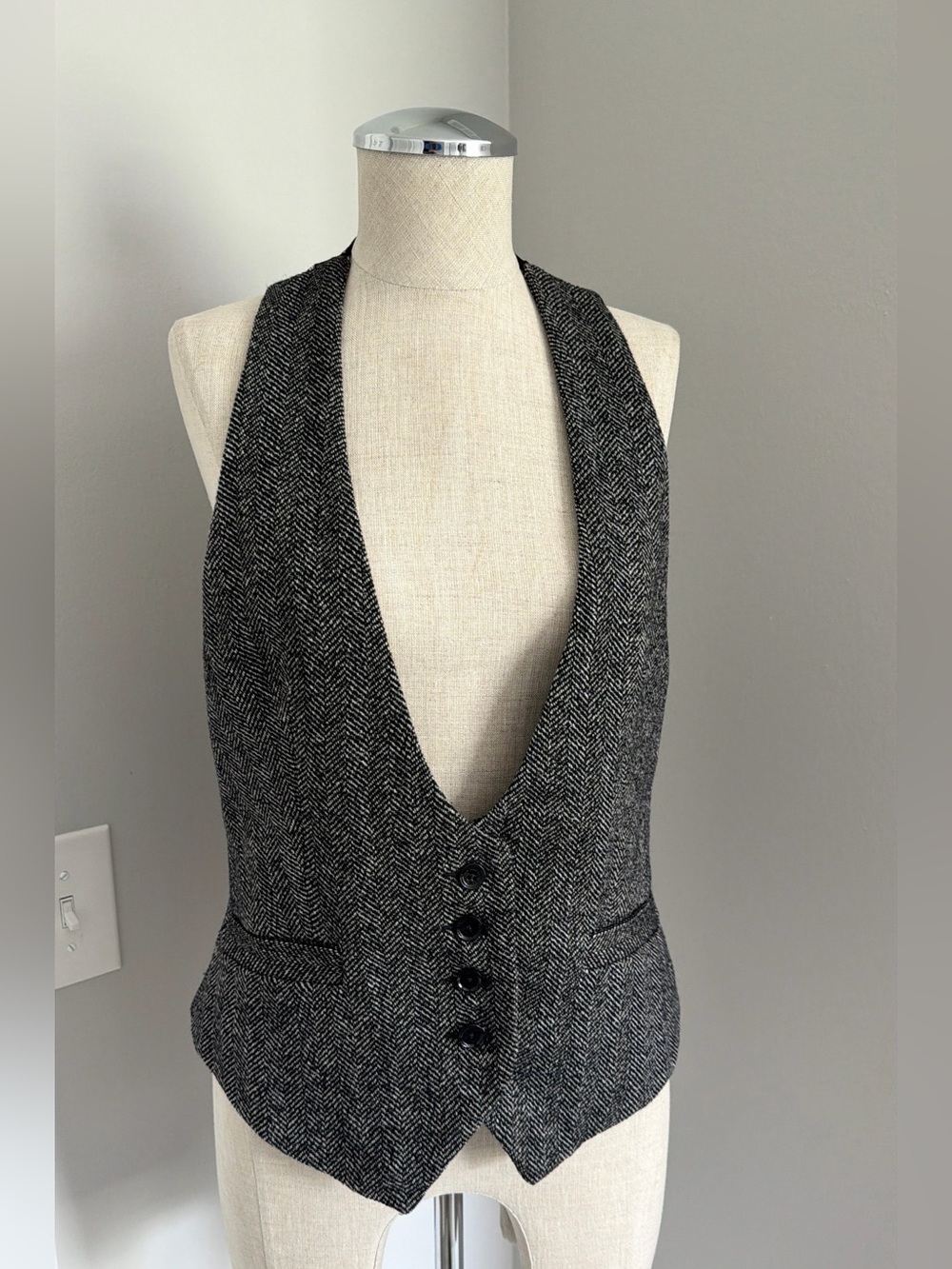 2010 Express Women’s Wool Gray Herringbone Lace Back Vest Button Front Size 10